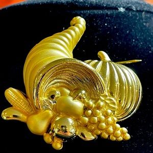 Rare Vintage Danecraft Gold Metal Fruit Filled Cornucopia Brooch